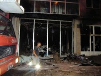 Gönen'deki AVM'de Yangın