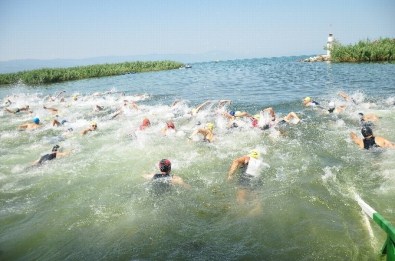 İznik 3. Türkiye Triatlon Yarışları Nefes Kesti