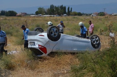 Taklalar Atan Otomobilden 6 Kişi Sağ Çıktı