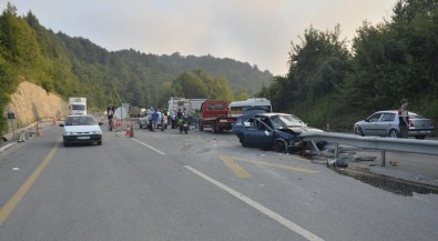 Düzce'de Trafik Kazası Açıklaması 5 Yaralı