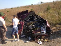 Kamyon Emniyet Şeridindeki Otomobili Biçti Açıklaması 1 Ölü, 2 Ağır Yaralı