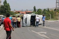 Minibüs İle Otomobil Çarpıştı Açıklaması 9 Yaralı