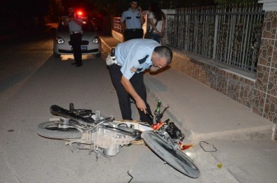 Niksar'da Motosiklet Kazası Açıklaması 1 Yaralı