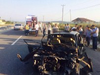 Sakarya'da Otomobil Bariyere Çarptı Açıklaması 5 Yaralı