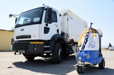 Aliağa Belediyesi'ne Yeni Temizlik Araçları