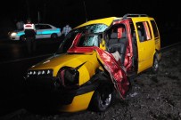 TURİST KAFİLESİ - Antalya'da Trafik Kazası Açıklaması 1 Yaralı