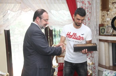 Diyanet İşleri Başkanından Kenan Sofuoğlu'na Taziye Ziyareti