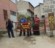 DAĞ KEÇİSİ - Köy Meydanına Kapı Kurup Kilit Vurdular