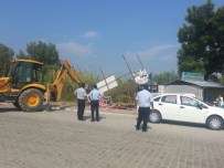 OKURCALAR - Alanya'da Kaçak Ve Ruhsatsız Yapılar Yıkılıyor