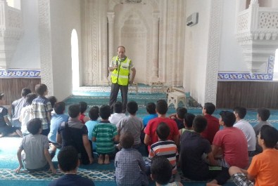 Kur'an Kursu Öğrencilerine Trafik Eğitimi