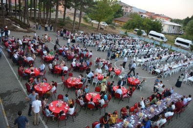 Bitlis İHH'dan Tatvan'da Yetim Çocuklara İftar Yemeği