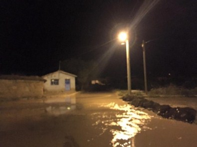 Bolvadin'in Derekarabağ Köyünde Sel Baskını