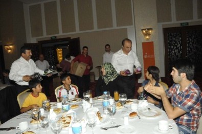 Darıcalı Yetimler İftar Sofrasında Buluştu