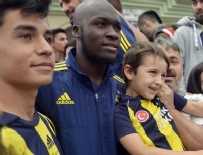 MOUSSA SOW - Fenerbahçeli futbolcular cuma namazında