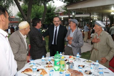 Hakkari Valiliğinden İftar Yemeği