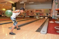 YETİM ÇOCUKLAR - İzmit Belediyesi Yetim Çocuklar İçin Bowling Turnuvası Düzenledi