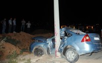Kahramanmaraş'ta Otomobil Direğe Çarptı Açıklaması 1 Ölü, 1 Yaralı
