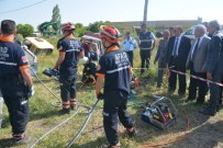 YANGIN TATBİKATI - Kars Belediyesi İtfaiye Müdürlüğü'nden Gerçeği Aratmayan Tatbikat
