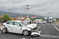 Konya'da Minibüsle Otomobil Çarpıştı Açıklaması 5 Yaralı
