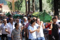 KAZıM ORBAY - Nişan Dönüşü Ölen Aile Toprağa Verildi