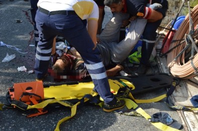 Adıyaman'da Trafik Kazası Açıklaması 1 Ölü, 4 Yaralı