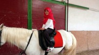 ANADOLU GENÇLIK DERNEĞI - AGD Kayseri'de AT Binme Ve Kaligrafi Heyecanı