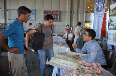 Büyükşehir'den Öğrencilere 'Güler Yüzlü' Karşılama