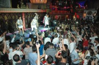 DEMET AKALIN - Demet Akalın Hayranlarının Kimliklerini Kontrol Etti