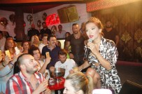 DEMET AKALIN - Demet Akalın kimlik kontrolü yaptı