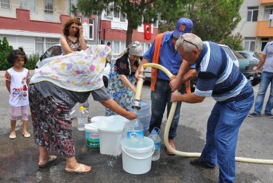 Manavgat'ta Halka İçme Ve Kullanım Suyu Dağıtıldı