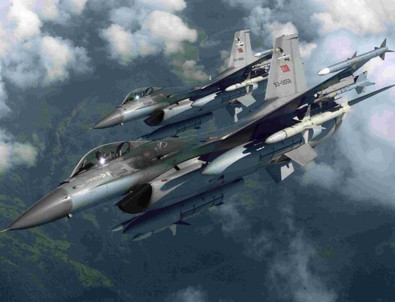 Şırnak'tan havalanan F-16'lar Kandil'i bombaladı