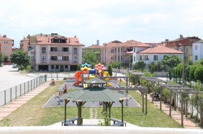 Uzun Park, Tenis Kortuna Kavuşuyor