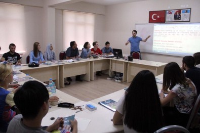 Yabancı Öğrenciler Türkçe'yi Edirne'de Öğreniyor