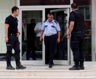 Aksaray'daki Derneğe Polis Baskını
