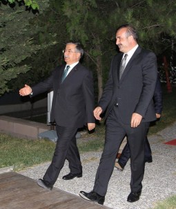 Anayasa Mahkemesi Üyesi Güleç'in Kızı Evlendi