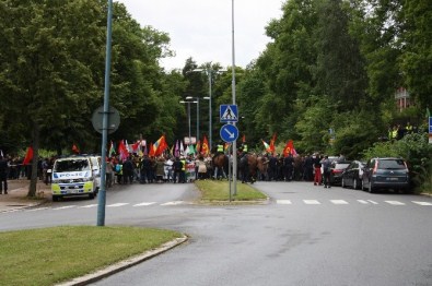 İsveç'te PKK Eylemine Türk Vatandaşlardan Tepki