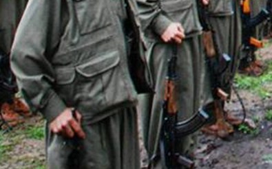 Kars'ta PKK'lı Teröristler Yol Kesti