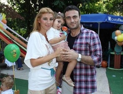 Kutsi eşinden boşandı