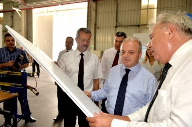 Mersin Valisi Çakacak'tan Teknopanel Fabrikası'na Ziyaret