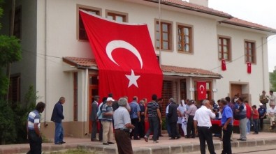 PKK'nın Hain Saldırısında Ölen Demiryolu İşçisi Toprağa Verildi