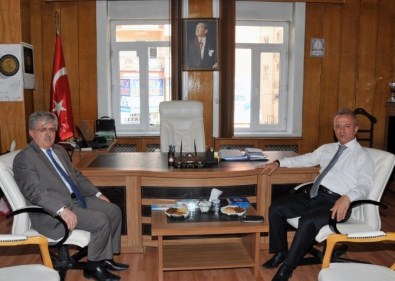 Vali Hakan Yusuf Güner Afyonkarahisar Müftüsü Şükrü Kabukçu'yu Ziyaret Etti