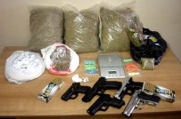 VATAN CADDESİ - Cezaevi Firarisi, Uyuşturucu Operasyonunda Yakalandı