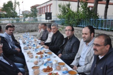 Sandıklı Akharım Beldesinde İftar Düzenlendi