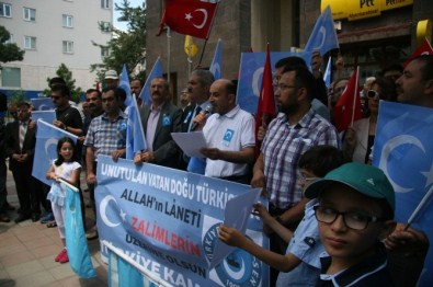 Türkiye Kamu-Sen Afyonkarahisar Üyeleri 'Çin' Zulmünü Protesto Etti