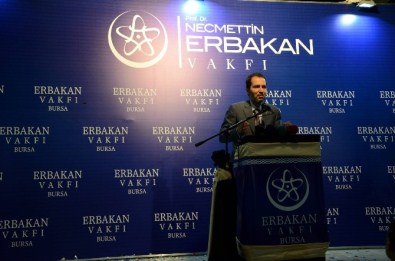 Fatih Erbakan Bursa'da Düzenlenen İftar Programına Onur Konuğu Oldu