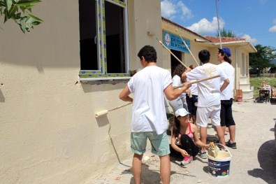 Kolej Öğrencilerinden Örnek Davranış