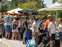 MIKANOS - Komşudaki kriz Türk turiste yaradı