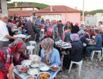 HÜSEYİN ÇELİK - Şekveren Mahalle İftarı Büyük İlgi Gördü