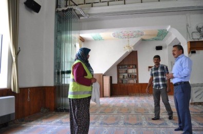 Seydişehir'de Camiler Bayrama Hazırlanıyor