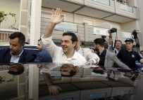 ALEKSİS ÇİPRAS - Yunanistan'da Kader Referandumu Başladı